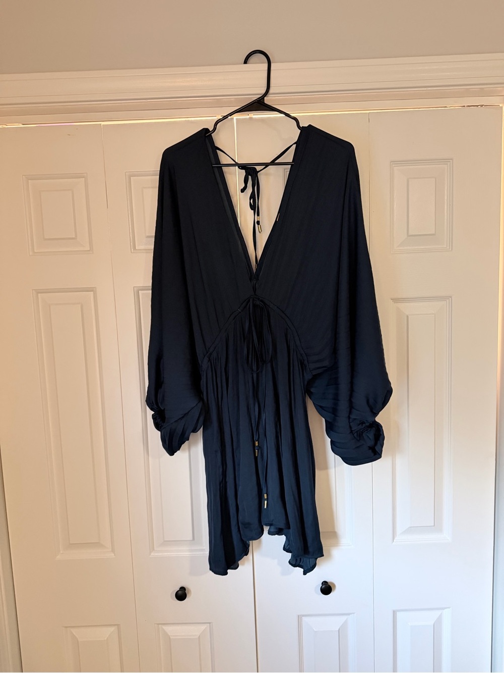 💙 Free People Navy V-Neck Tie-Front Mini Dress